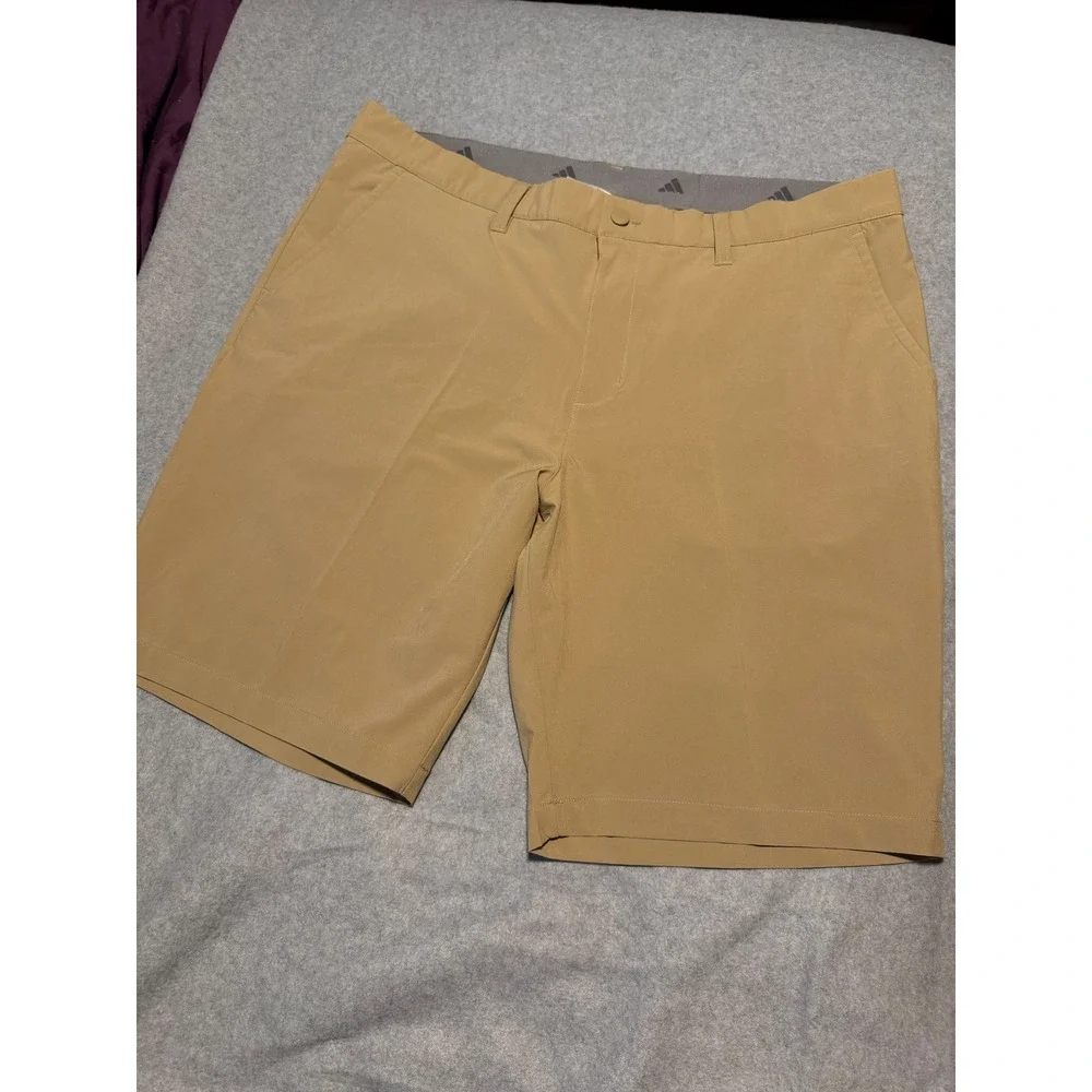 Adidas Mens Ultimate365 Golf Shorts Tan Khaki Size 38 HR7951 Performance Stretch